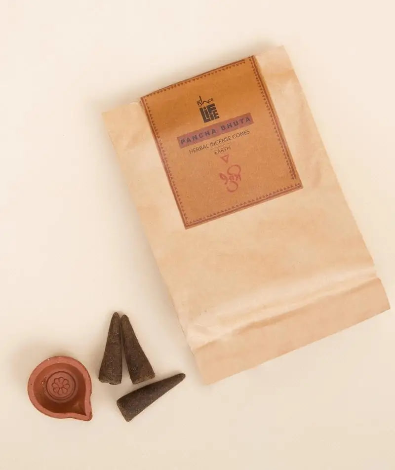 Благовония конусные "Земля", натуральные травяные, 20 шт., Иша Лайф; Handmade Natural Earth Fragrance Cone (Pack of 20 pc), Isha Life — купить в интернет-магазине