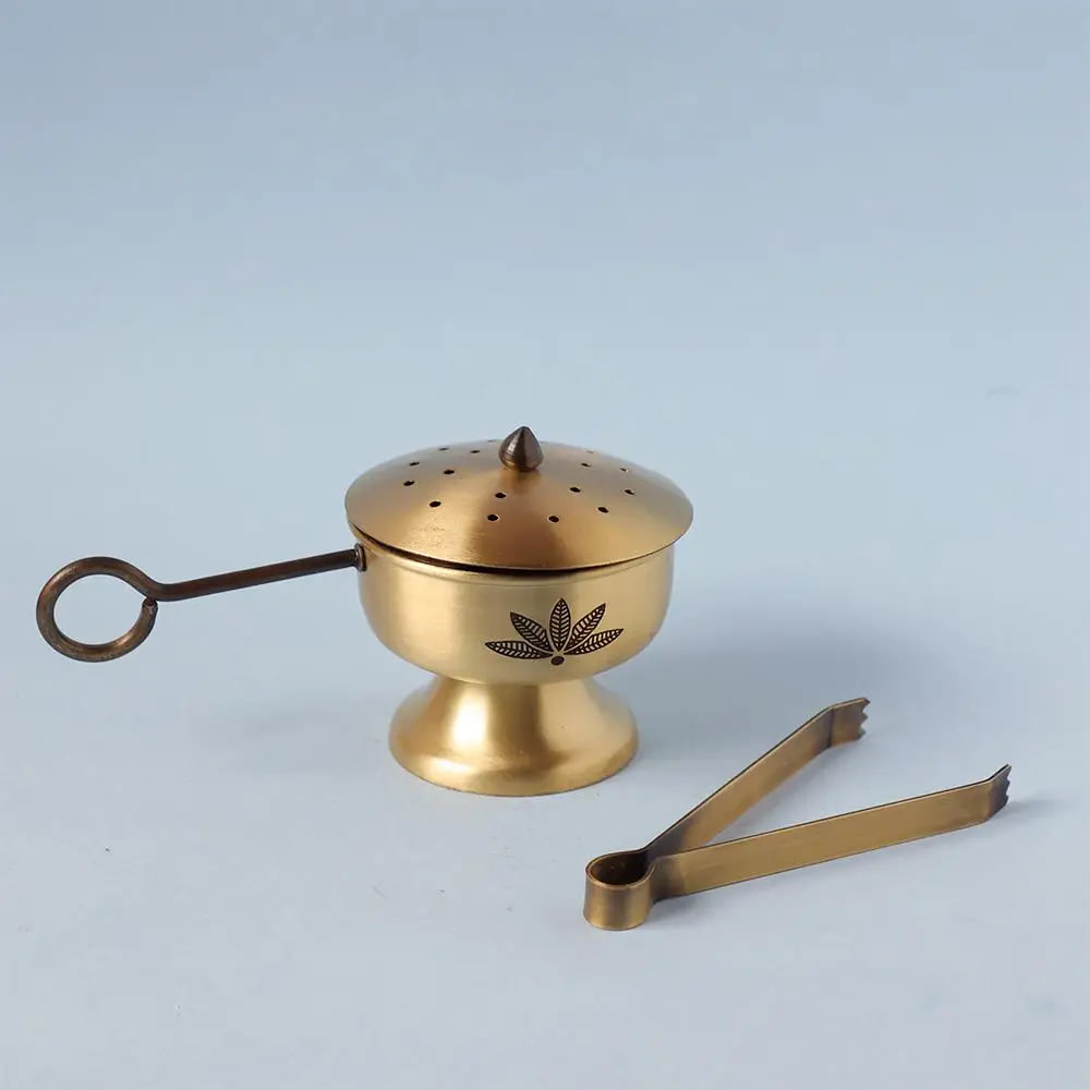 Латунная курительница с щипцами, Иша Лайф; Brass Gold Fumer with Tongs, Isha Life — купить в интернет-магазине