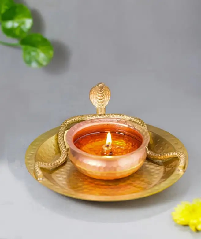 Лампа латунная со змеей, Иша Лайф; Hammered Snake Lamp, Isha Life — миниатюра 2