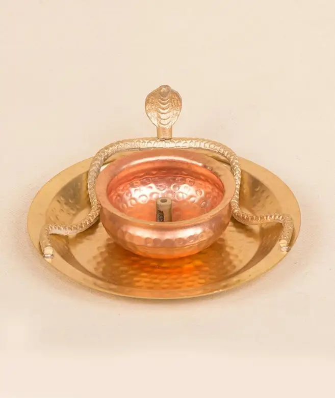 Лампа латунная со змеей, Иша Лайф; Hammered Snake Lamp, Isha Life — купить в интернет-магазине
