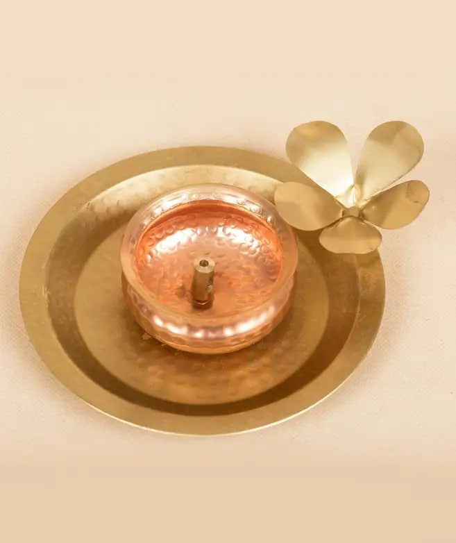 Лампа латунная с цветами, Иша Лайф; Hammered Flower Lamp, Isha Life — купить в интернет-магазине