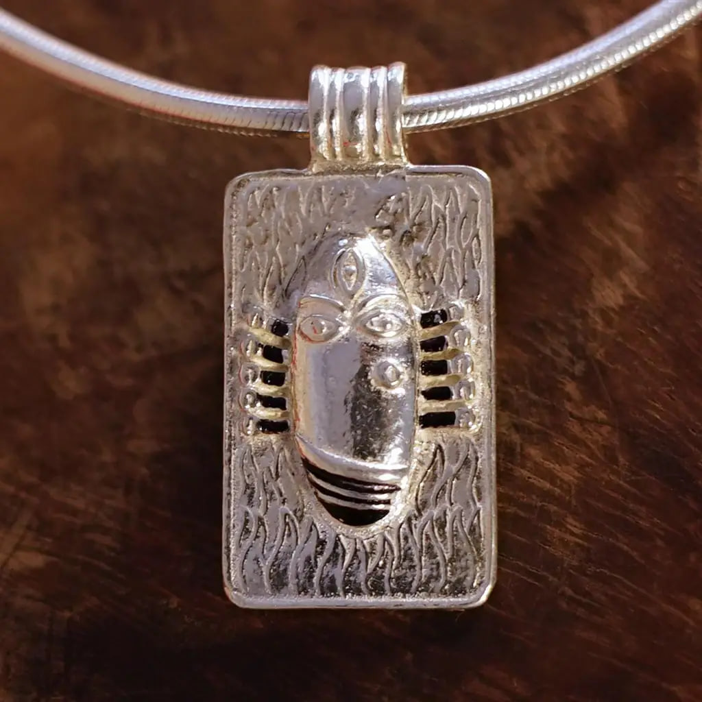 Серебренный кулон Линг Бхайрави маленький, Иша Лайф; Linga Bhairavi Silver Pendant - Small, Isha Life — купить в интернет-магазине