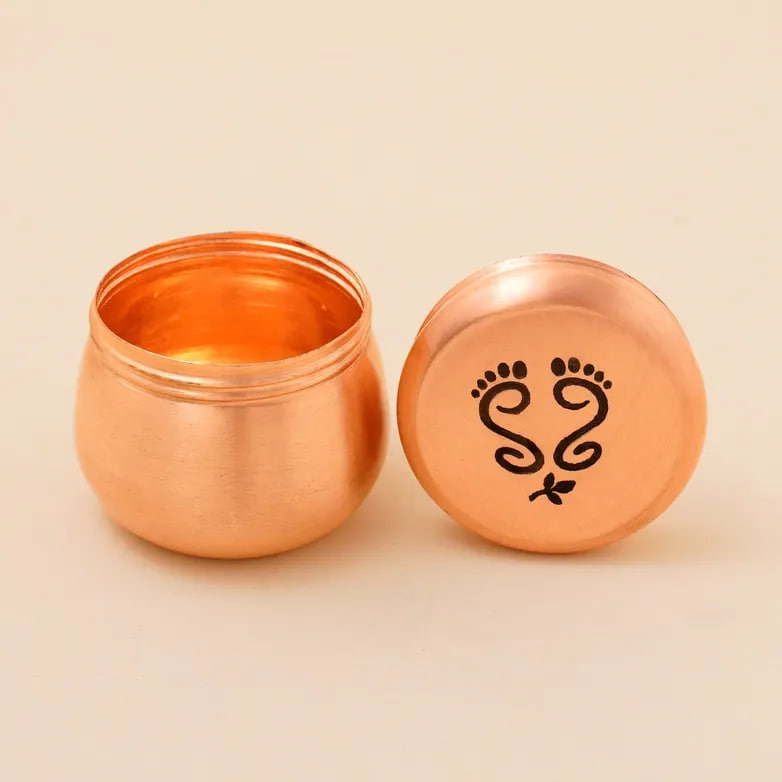 Медная шкатулка Вибхути (большая) - стопы, Иша Лайф; Copper Vibhuti Box (Large) - Padam, Isha Life — купить в интернет-магазине